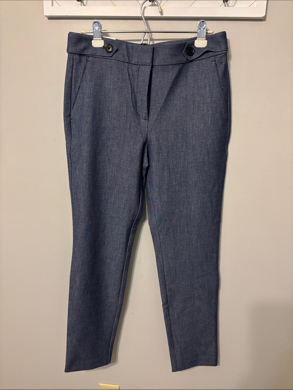 LOFT Navy skinny Ankle pants.